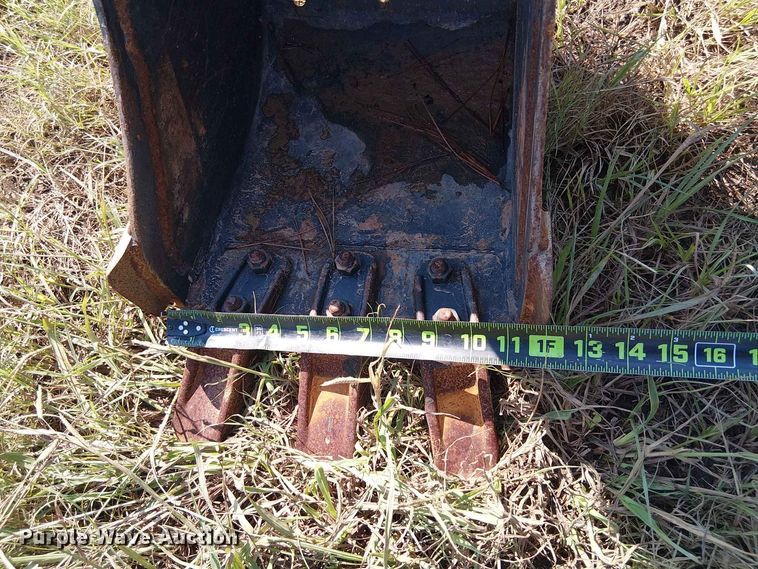 image for item EE1631 2018 Bobcat E20 mini excavator
