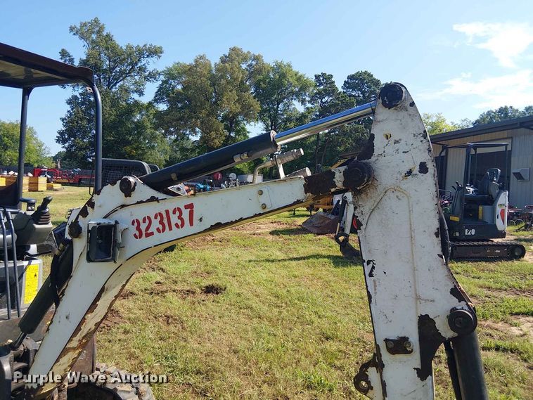 image for item EE1631 2018 Bobcat E20 mini excavator