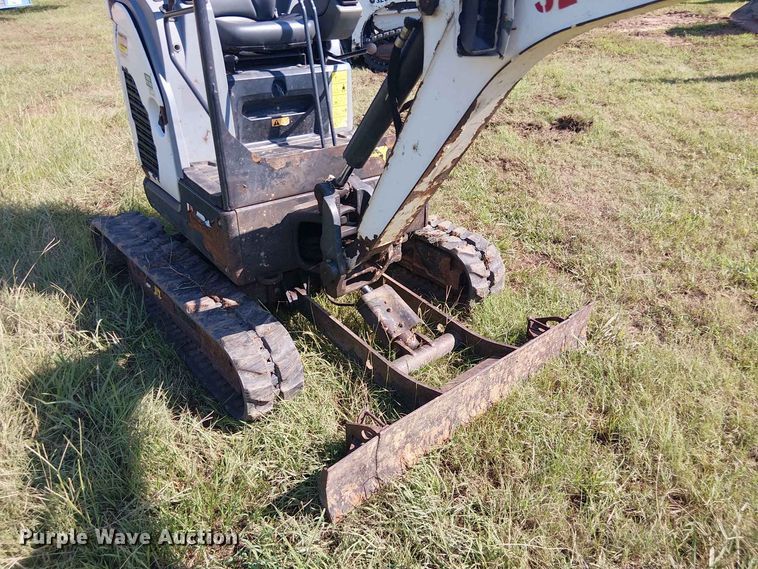 image for item EE1631 2018 Bobcat E20 mini excavator