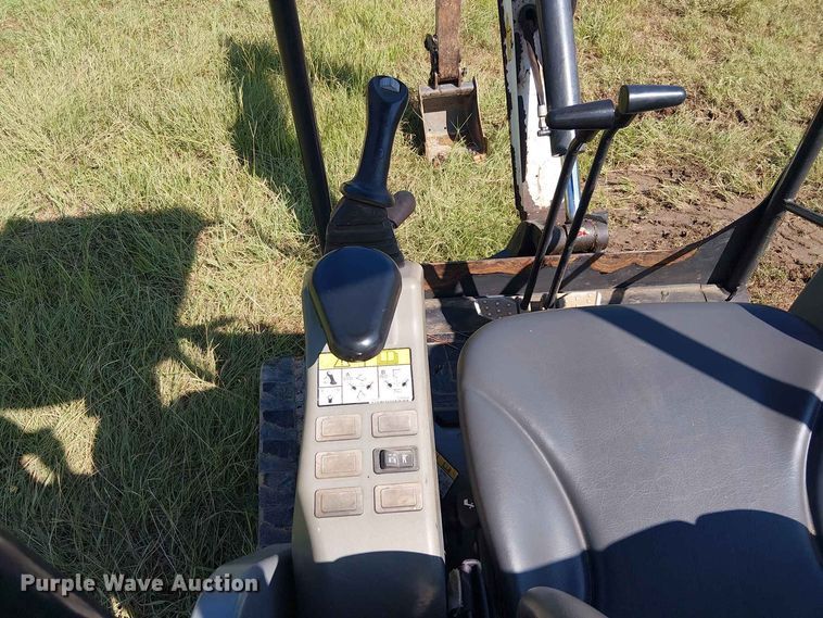 image for item EE1631 2018 Bobcat E20 mini excavator