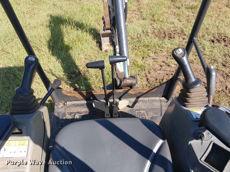 image for item EE1631 2018 Bobcat E20 mini excavator
