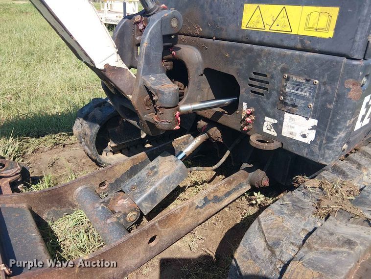 image for item EE1632 2019 Bobcat E20 mini excavator