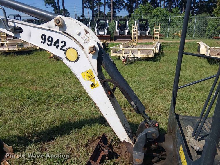 image for item EE1632 2019 Bobcat E20 mini excavator