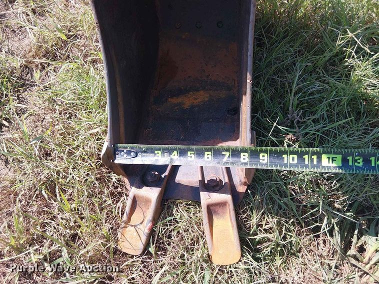 image for item EE1632 2019 Bobcat E20 mini excavator
