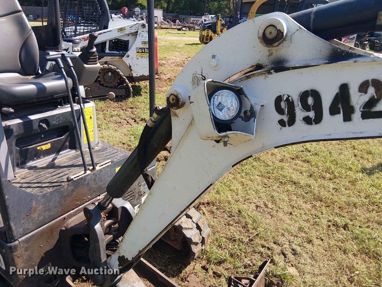 image for item EE1632 2019 Bobcat E20 mini excavator
