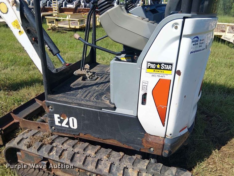 image for item EE1632 2019 Bobcat E20 mini excavator
