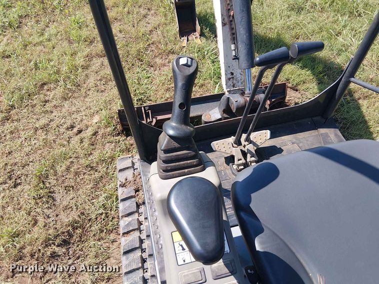 image for item EE1632 2019 Bobcat E20 mini excavator