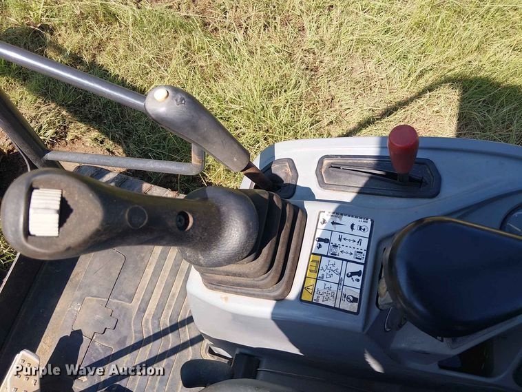 image for item EE1632 2019 Bobcat E20 mini excavator