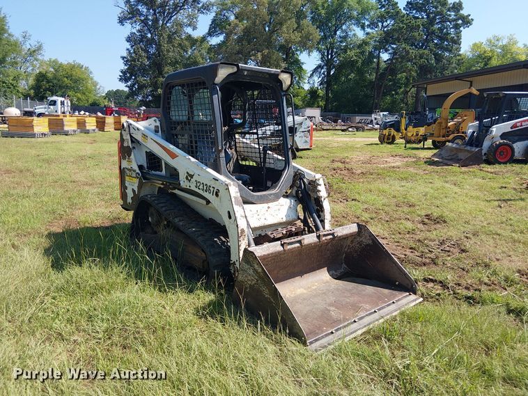 image for item EE1633 2018 Bobcat T450 tracked skid steer loader