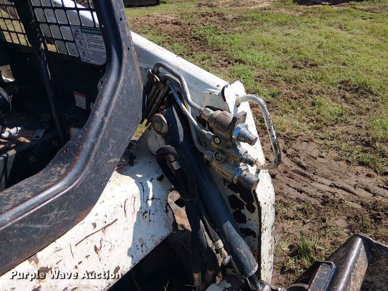 image for item EE1633 2018 Bobcat T450 tracked skid steer loader