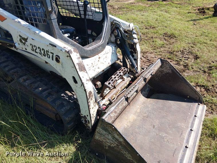 image for item EE1633 2018 Bobcat T450 tracked skid steer loader