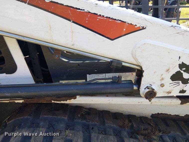 image for item EE1633 2018 Bobcat T450 tracked skid steer loader