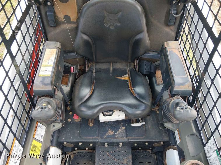 image for item EE1635 2019 Bobcat T450 tracked skid steer loader