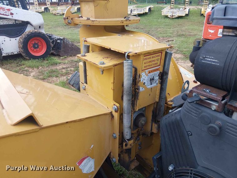 image for item EE1636 Rayco RC60 wood chipper