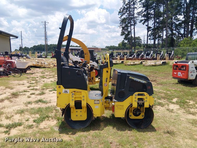 image for item EE1637 2019 Bomag 900-50 double drum vibratory roller