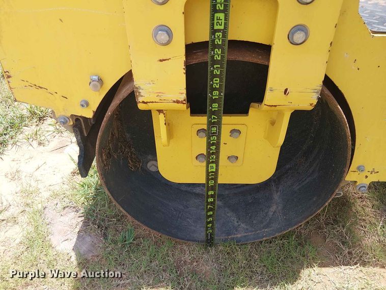 image for item EE1637 2019 Bomag 900-50 double drum vibratory roller