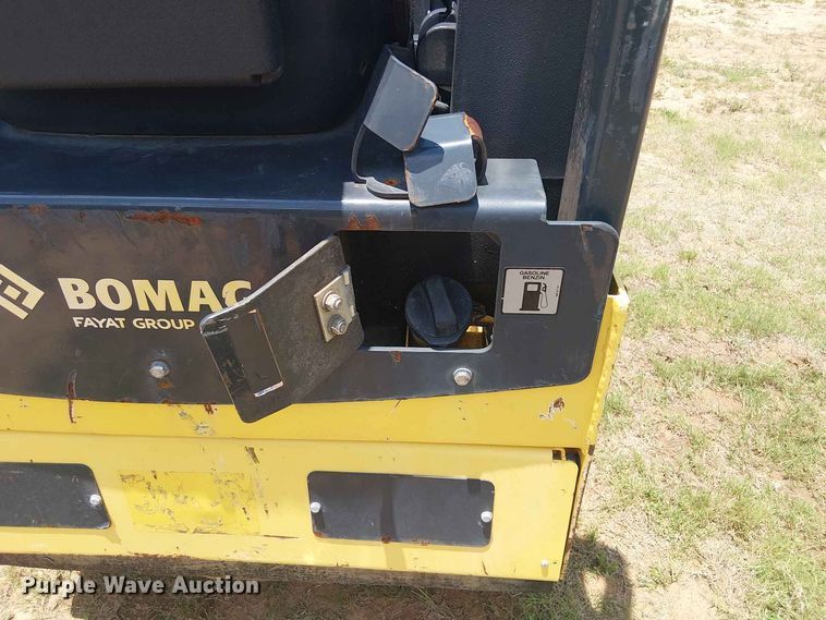 image for item EE1637 2019 Bomag 900-50 double drum vibratory roller