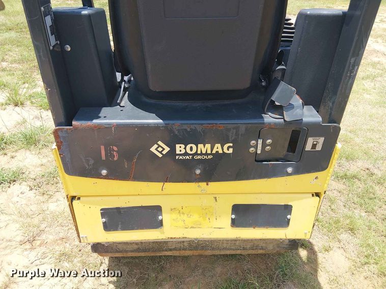 image for item EE1637 2019 Bomag 900-50 double drum vibratory roller