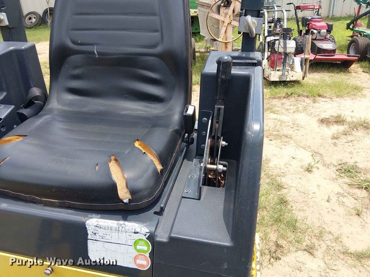image for item EE1637 2019 Bomag 900-50 double drum vibratory roller