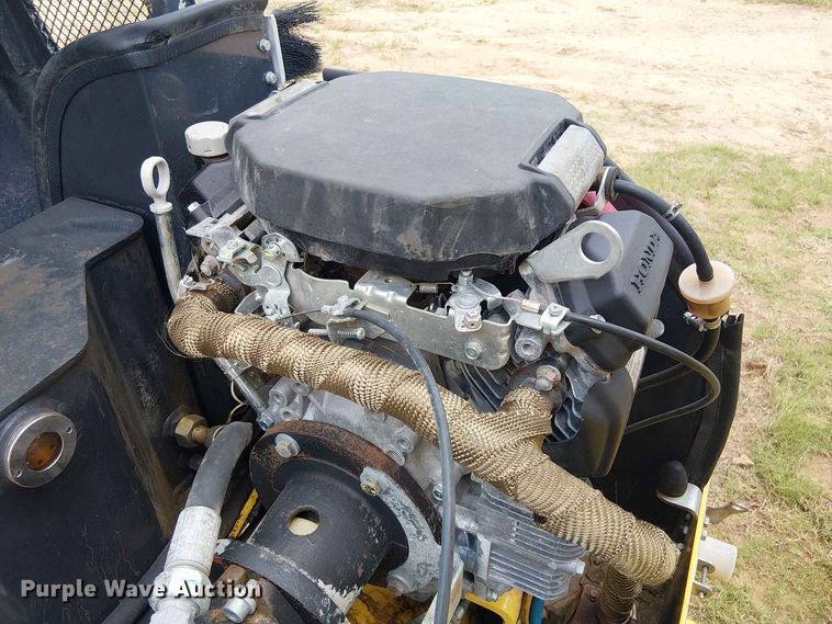 image for item EE1637 2019 Bomag 900-50 double drum vibratory roller