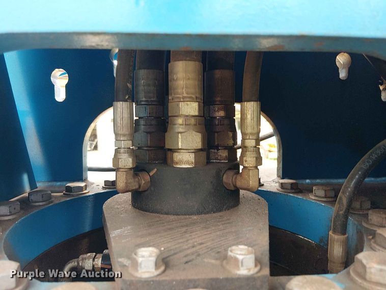 image for item EE1639 2016 Genie S-40 boom lift
