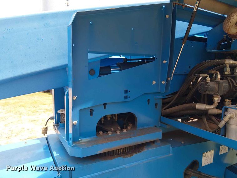 image for item EE1639 2016 Genie S-40 boom lift