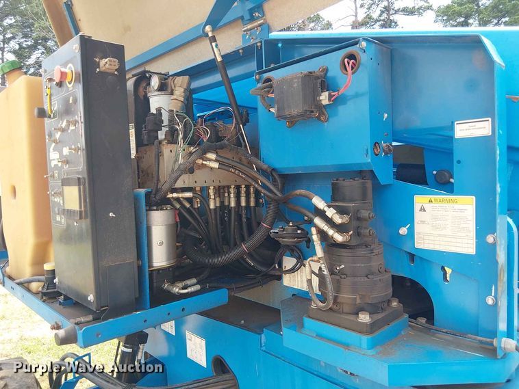 image for item EE1639 2016 Genie S-40 boom lift