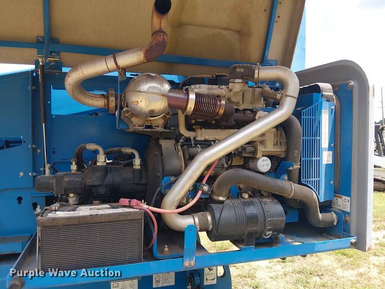 image for item EE1639 2016 Genie S-40 boom lift