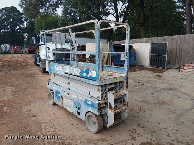 image for item EE1641 2015 Genie GS-2032 scissor lift