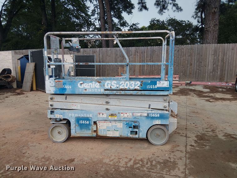 image for item EE1641 2015 Genie GS-2032 scissor lift