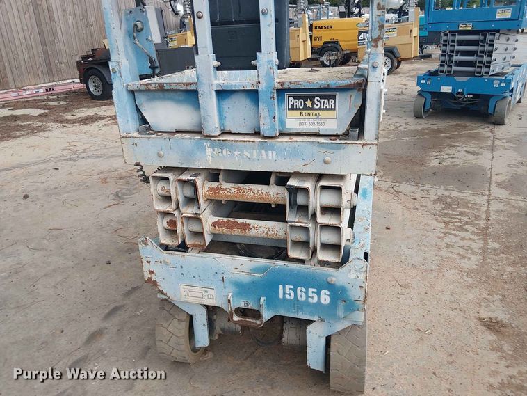 image for item EE1641 2015 Genie GS-2032 scissor lift