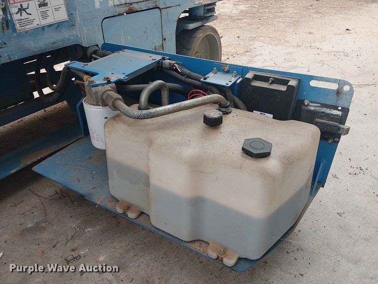 image for item EE1641 2015 Genie GS-2032 scissor lift