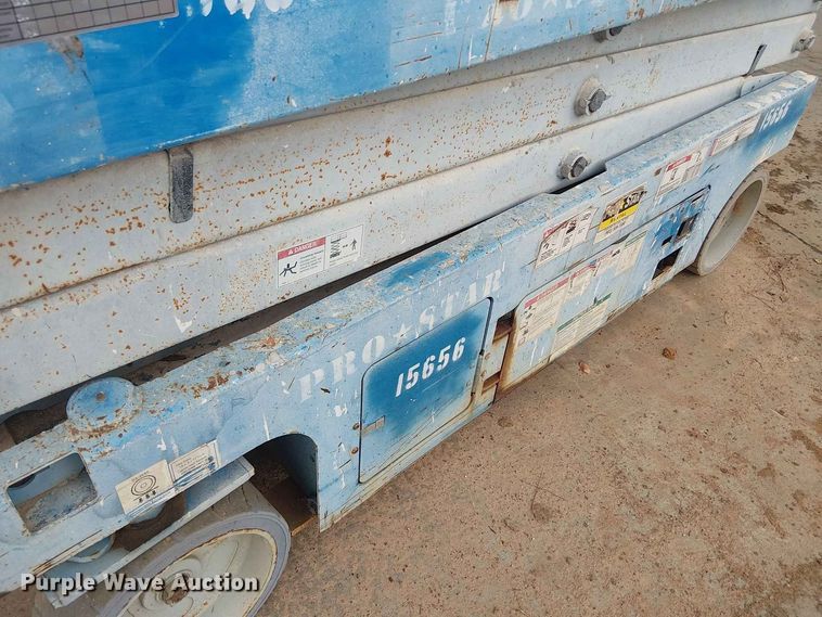 image for item EE1641 2015 Genie GS-2032 scissor lift