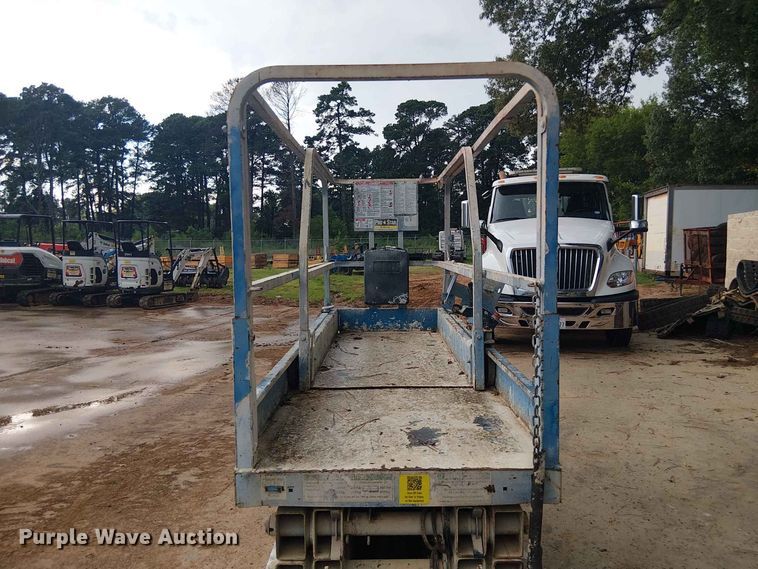 image for item EE1641 2015 Genie GS-2032 scissor lift
