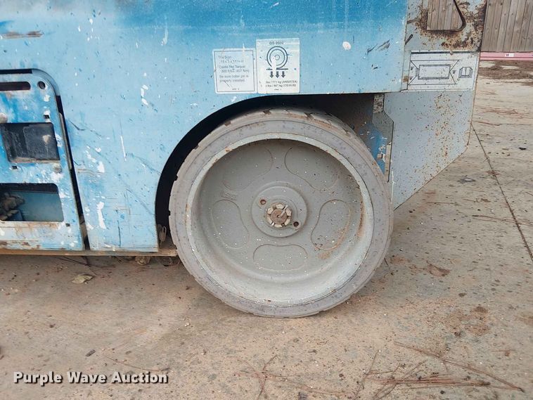 image for item EE1641 2015 Genie GS-2032 scissor lift