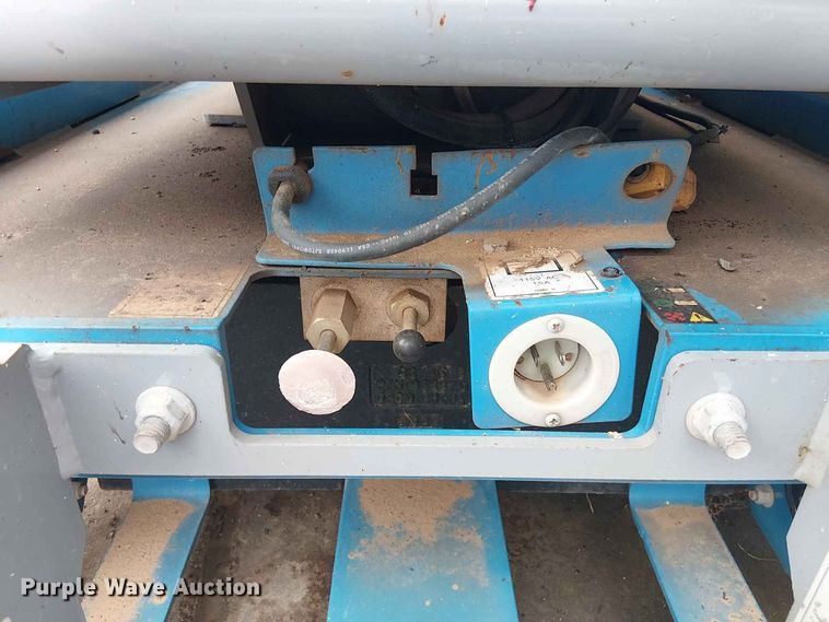 image for item EE1642 2019 Genie GS-3246 scissor lift