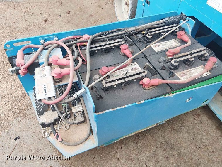 image for item EE1642 2019 Genie GS-3246 scissor lift
