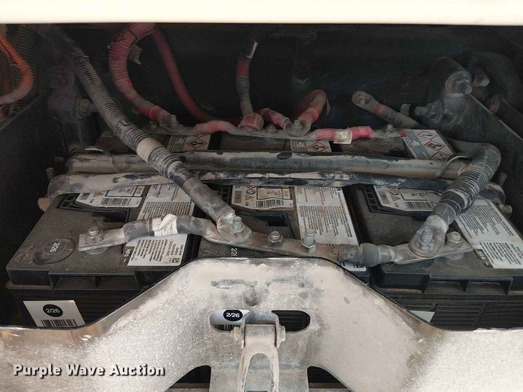 image for item EE1643 2012 Freightliner Cascadia semi truck