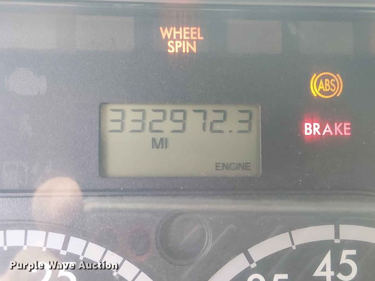 image for item EE1643 2012 Freightliner Cascadia semi truck