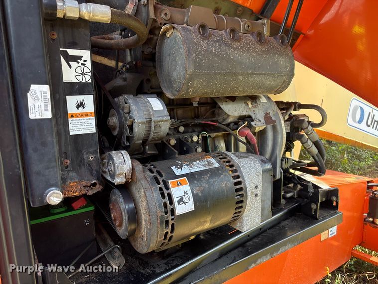 image for item EF1076 2011 JLG 600S boom lift