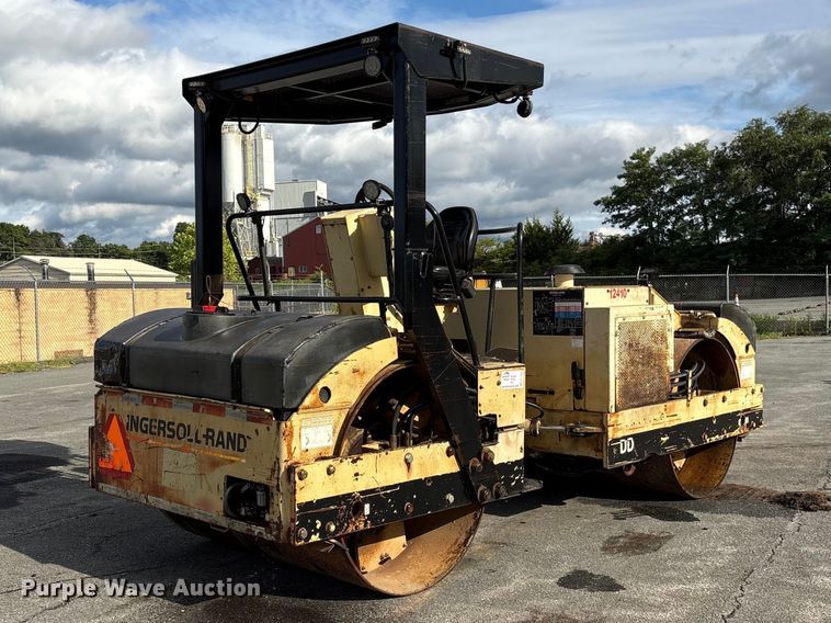 image for item EF1248 2000 Ingersoll Rand DD-90 double drum vibratory roller