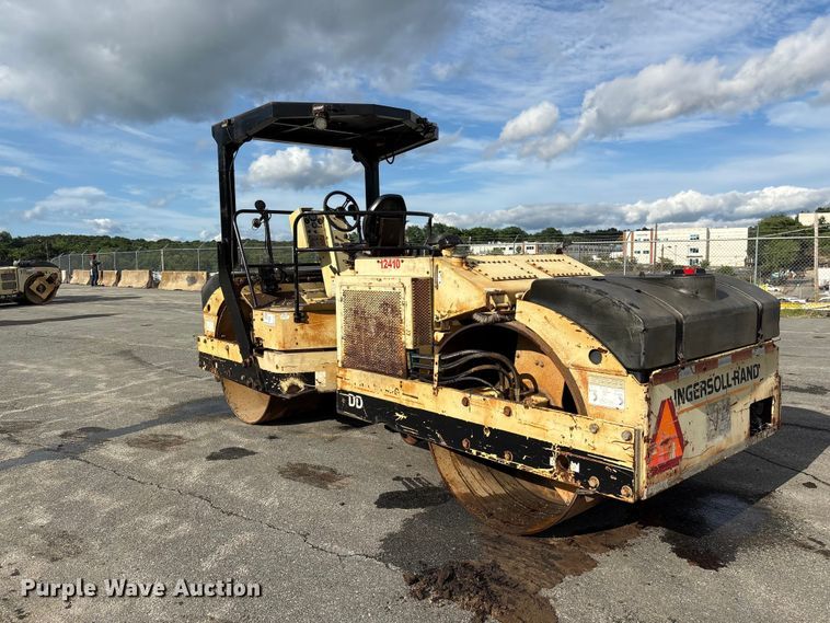 image for item EF1248 2000 Ingersoll Rand DD-90 double drum vibratory roller