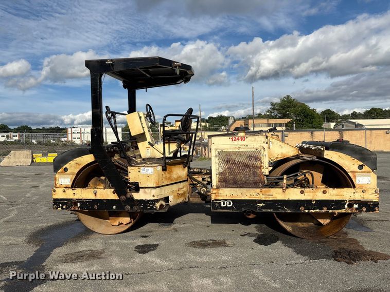 image for item EF1248 2000 Ingersoll Rand DD-90 double drum vibratory roller