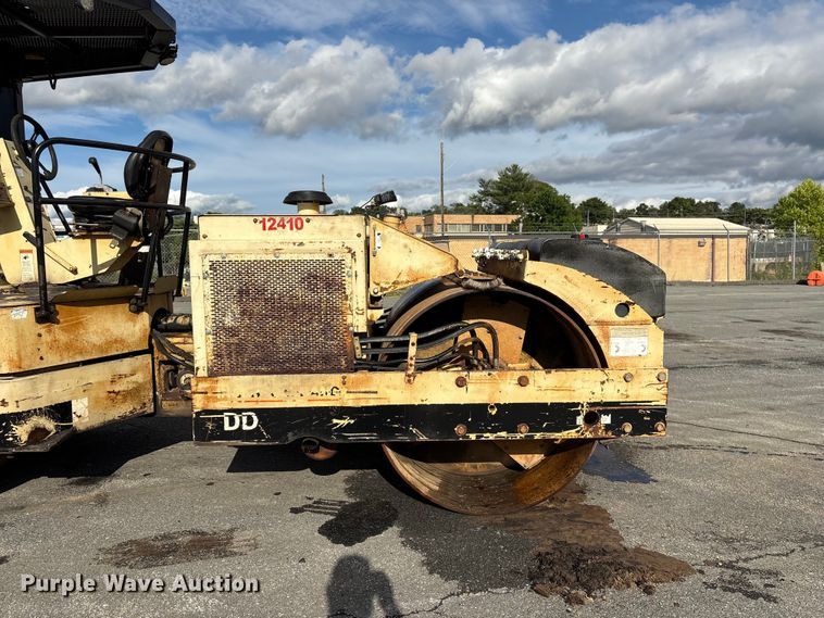 image for item EF1248 2000 Ingersoll Rand DD-90 double drum vibratory roller