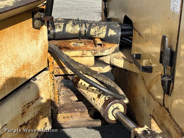 image for item EF1248 2000 Ingersoll Rand DD-90 double drum vibratory roller