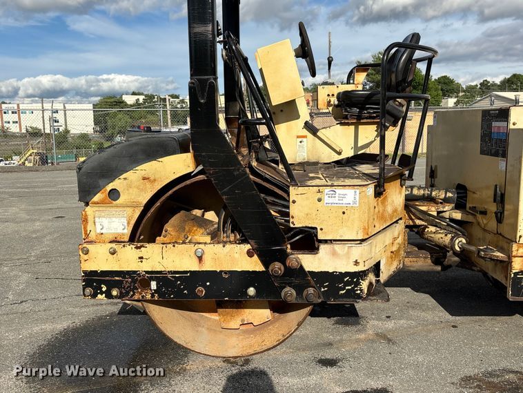 image for item EF1248 2000 Ingersoll Rand DD-90 double drum vibratory roller