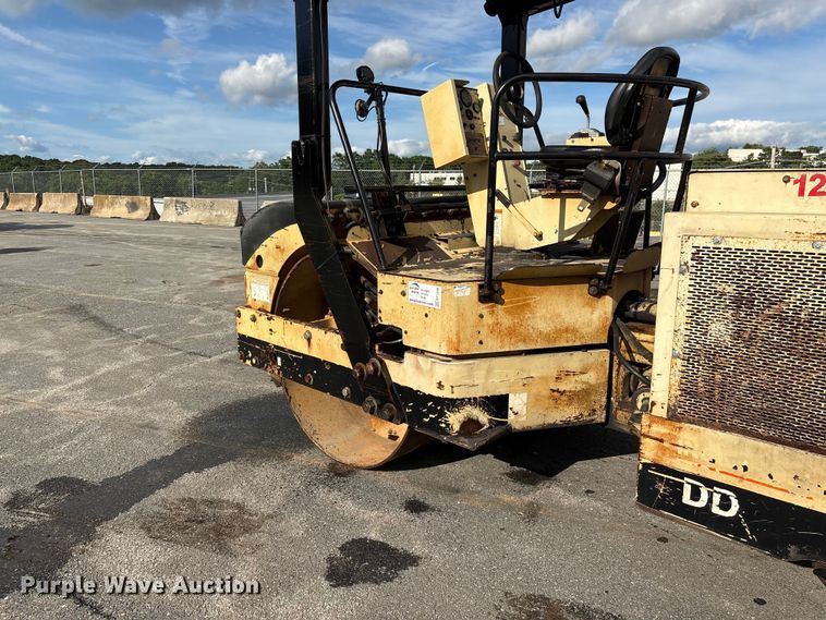 image for item EF1248 2000 Ingersoll Rand DD-90 double drum vibratory roller