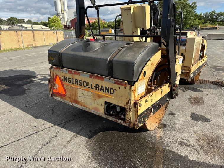 image for item EF1248 2000 Ingersoll Rand DD-90 double drum vibratory roller