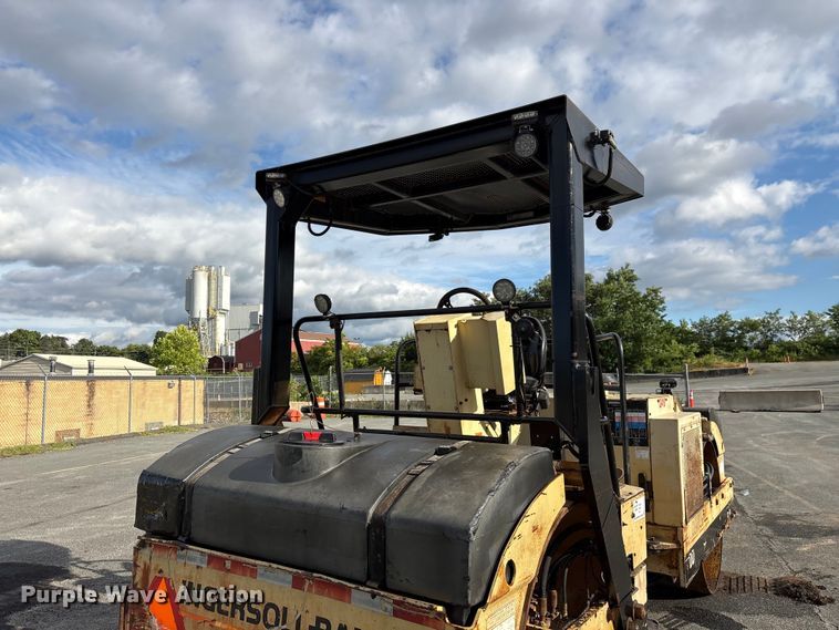 image for item EF1248 2000 Ingersoll Rand DD-90 double drum vibratory roller