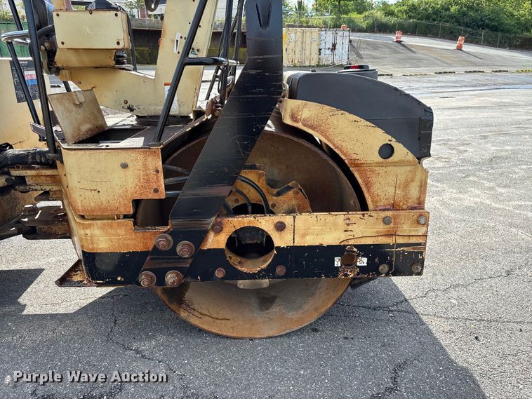 image for item EF1248 2000 Ingersoll Rand DD-90 double drum vibratory roller